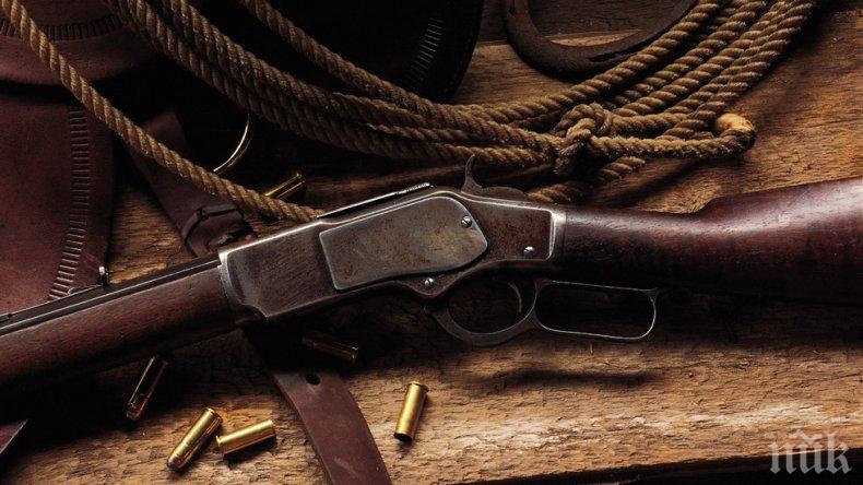 Иззеха незаконен арсенал от дома на калоферец