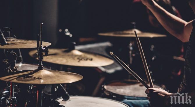 Ученици изпратиха с концерт посланика на Полша у нас