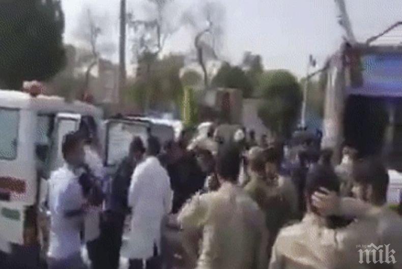 Трима загинали и 20 ранени при терористичната  атака в Иран
