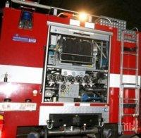 Пожарната в Бургаско на крак!  Горят тирове на паркинг в Айтос