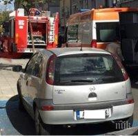 ОГНЕН АД! Човек скочи от третия етаж на горяща сграда в центъра на Бургас (СНИМКА)