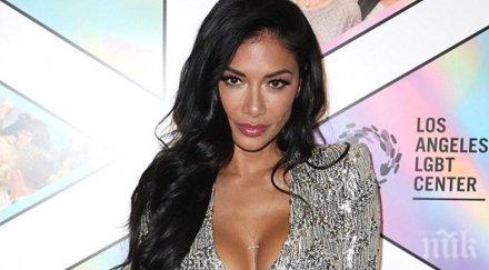 никол гришо събра погледите кръст гърдите