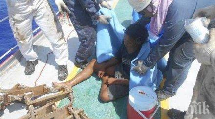 щастлива звезда спасиха момче оцеляло дневен дрейф океана