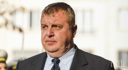 каракачанов отива военно изложение азербайджан