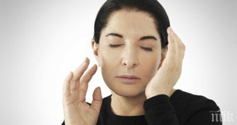 Удариха с картина по главата пърформанс артистка в музей във Флоренция