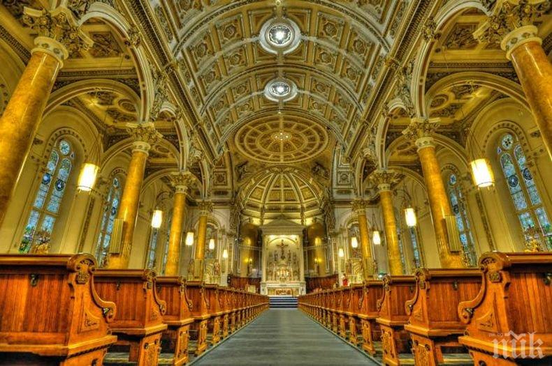 Католическият свят отбелязва Разпети петък