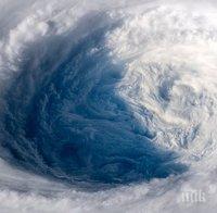 Мощен тайфун удари островите Окинава в Япония