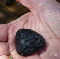УНИКАЛНО! 74-годишен дядо се лекува с метеорит 