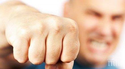 тормоз съседи поискаха вкарат лудница агресивен мъж темида попари