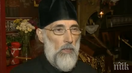 строеж напука стените църквата дървеница