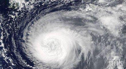 двама загинаха 130 ранени тайфуна япония