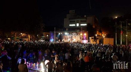 кмет спасява поп звезди концерт свищов