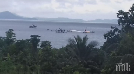 пътнически самолет излезе пистата приземи тихоокеанска лагуна
