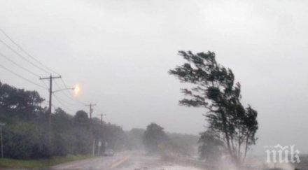 стихия циклонът ксенофон гърция достигна мощта ураган