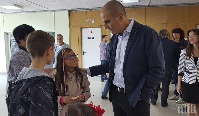 Цветанов официално даде старт на работата на нова модерна апаратура в свищовската болница