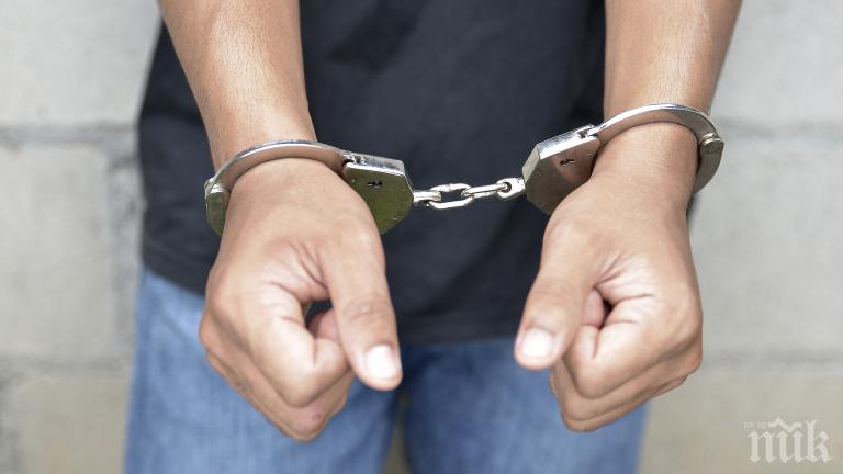 Полицията в Шумен задържа трима серийни ало изманици

 