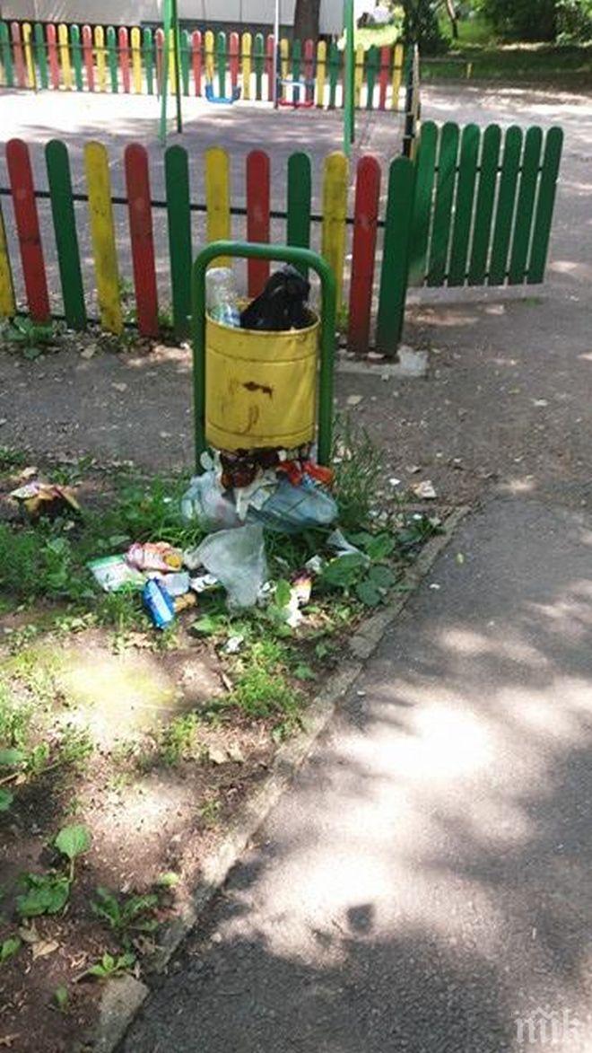 Възмутени родители зоват в Бургас: Вземете мерки! Вандали рушат детските площадки в ж.к. Възраждане”