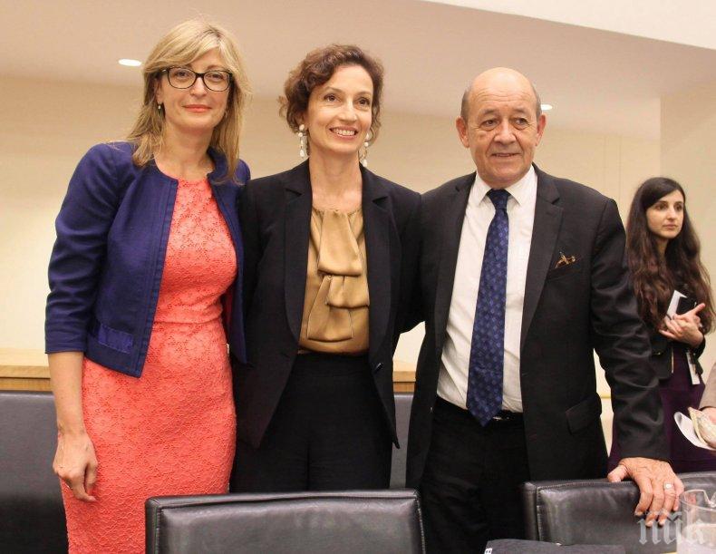 САМО В ПИК! Българска вратовръзка - хит в ООН! Френският външен министър се нагласи с аксесоара в Ню Йорк