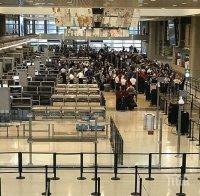От управата на летището в Лос Анджелис разрешиха на пасажерите да пренасят марихуана, но...