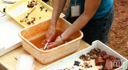 разкриха разкопките девня