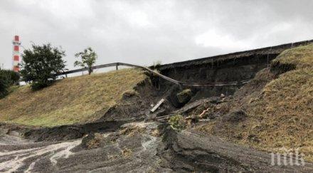 първо лице вижте разказа жена пометена свлачището сарафово