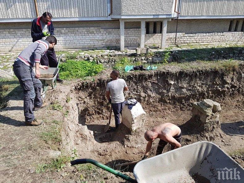 НОВО АМПЛОА! Пандизчии копаят на археологически разкопки