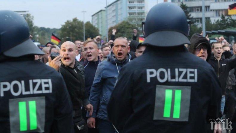 Масови безредици! Ранени полицаи на рок концерт в Германия
