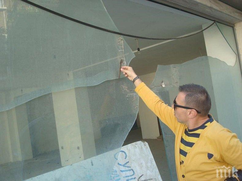 БЕЗХАБЕРИЕ! Стъкло-убиец дебне край училище във Велико Търново