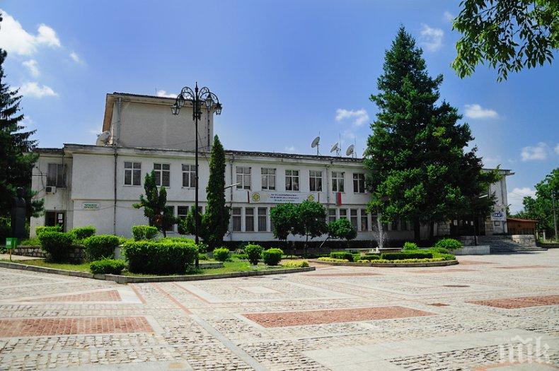 КРУТИ МЕРКИ: Кметът на Малко Търново плаши да обяви автономия