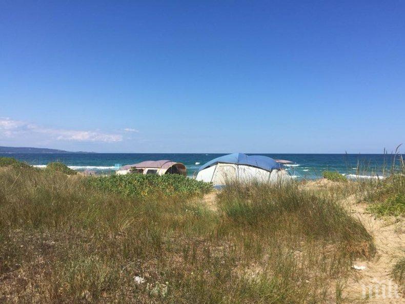 Крадат пясък от дюните на централния плаж в Поморие