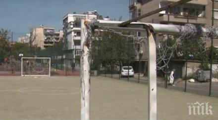 неописуема трагедия почина детето премазано футболна врата пазарджик