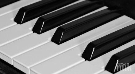 666 рояла зазвучаха едновременно китай видео