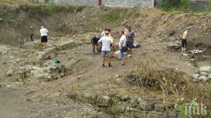 Археолози проучват царска резиденция край село Бенковски