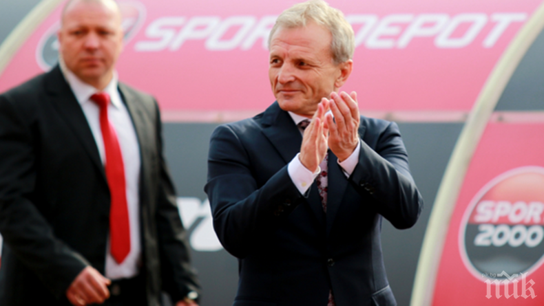 Гриша Ганчев в Китай в деня Х за армейците