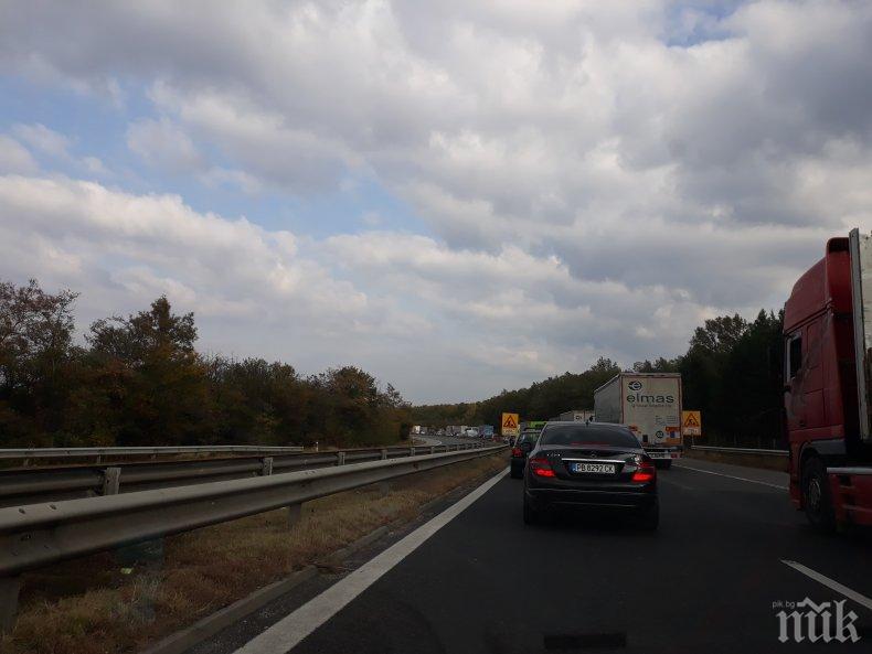САМО В ПИК! Зверска тапа измъчи трафика към Пловдив на магистрала Тракия (СНИМКИ)