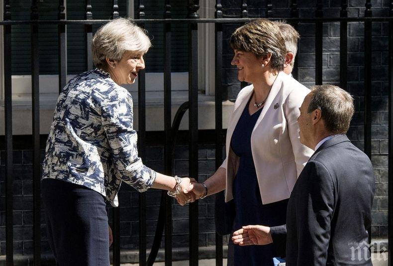 Северноирландските юнионисти готови да се противопоставят на бюджета на Тереза Мей