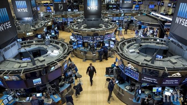 Продължава спадът на борсите в САЩ  
