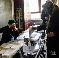 Частични кметски избори се провеждат в три населени места в страната