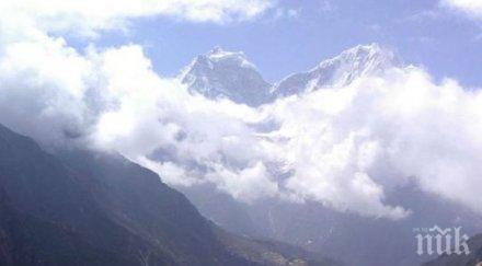 осем алпинисти станали жертва снежна буря непал
