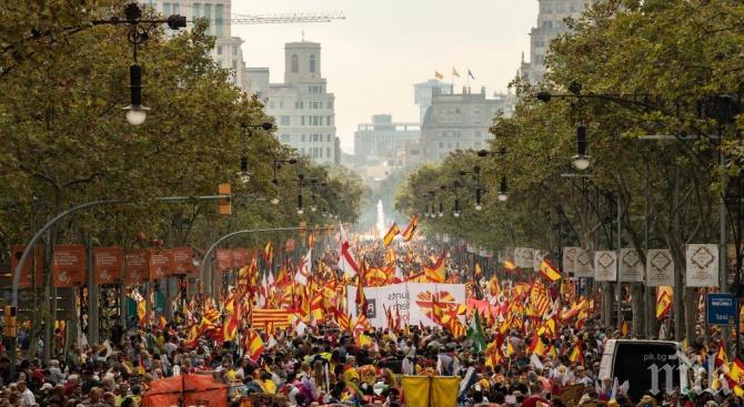 Десетки хиляди взеха участие в демонстрация за единство на Испания
