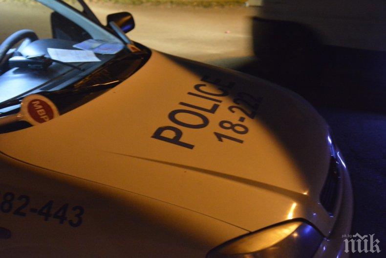 ЕКШЪН В ПЛОВДИВ! Двама се млатят насред улица заради запушен гараж
