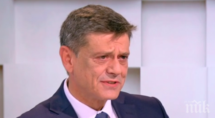 шефът комисията отбрана горещ коментар изтребителите самолетът играчка обичам летя