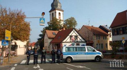 двама убити двама ранени полицаи престрелка германия видео