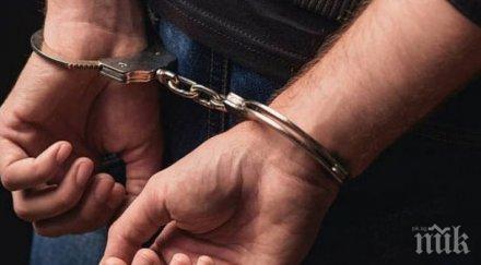 менте митничар попадна лапите полицията инсценирал проверки облечен истинска униформа