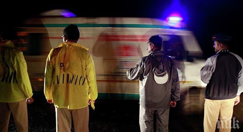 57 станаха жертвите на циклона „Титли“ в Индия