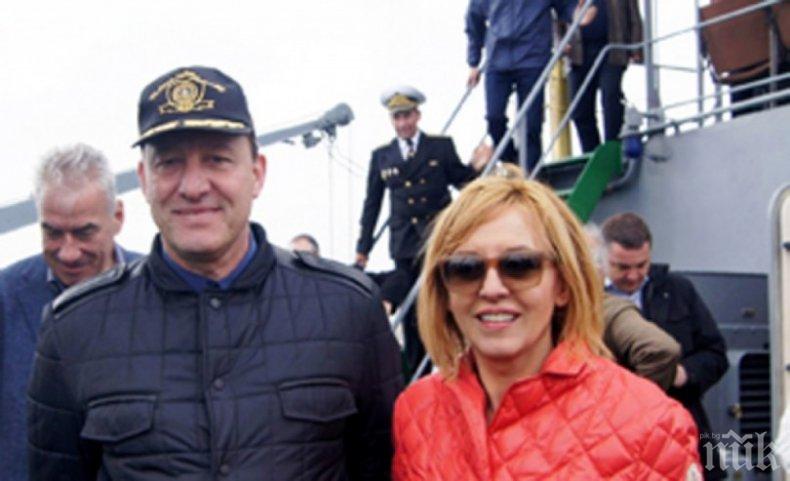 ПЪРВО В ПИК: Влюбените Мая Манолова и Ангел Найденов разпускат на Витоша (УНИКАЛНИ СНИМКИ)
 