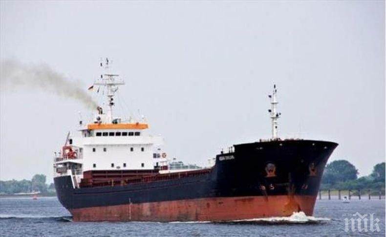 Отровен екипаж на ирански товарен кораб - трима моряци са починали 