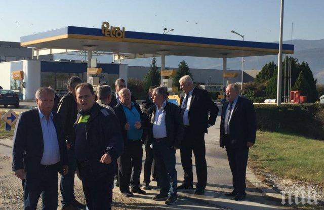 Още месец мъки по пътя за Асеновград