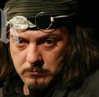 Духът на Чочо бродил вкъщи