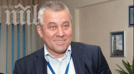 кабинетът прие оставката шефа авиоотряд